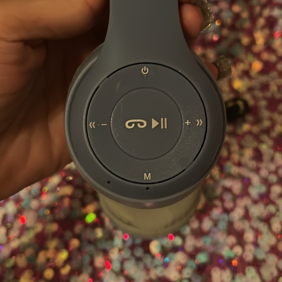 Cat Ear Wireless Headphones with RGB Lights - Picture 8 of 8